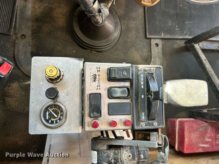 image for item EK2789 2006 Mack Granite dump truck