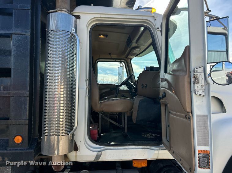 image for item EK2789 2006 Mack Granite dump truck