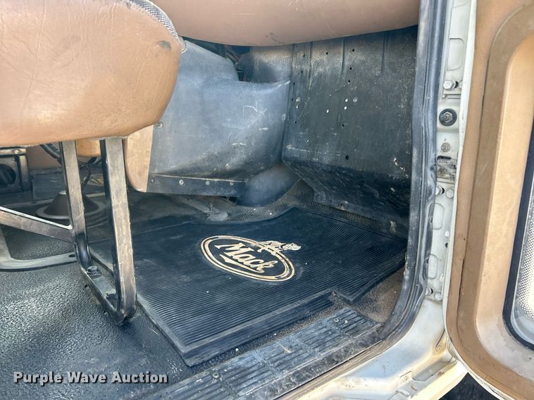 image for item EK2789 2006 Mack Granite dump truck