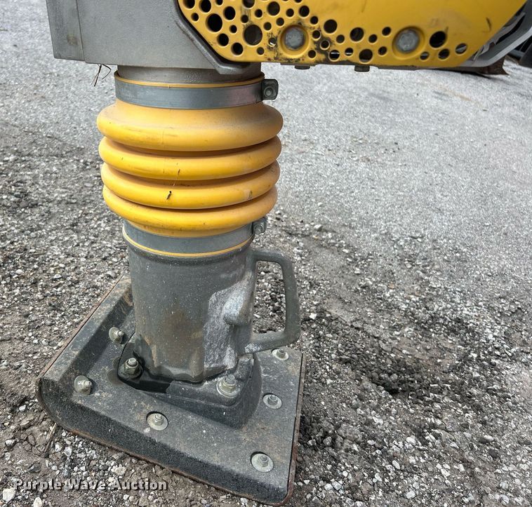 image for item EK2795 2019 Bomag BT65 plate compactor