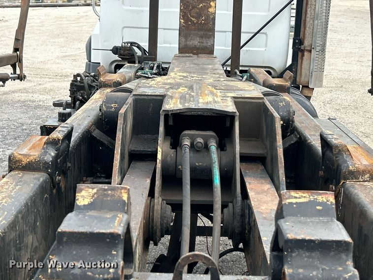 image for item EK2824 2001 Mack RD688S hook lift truck