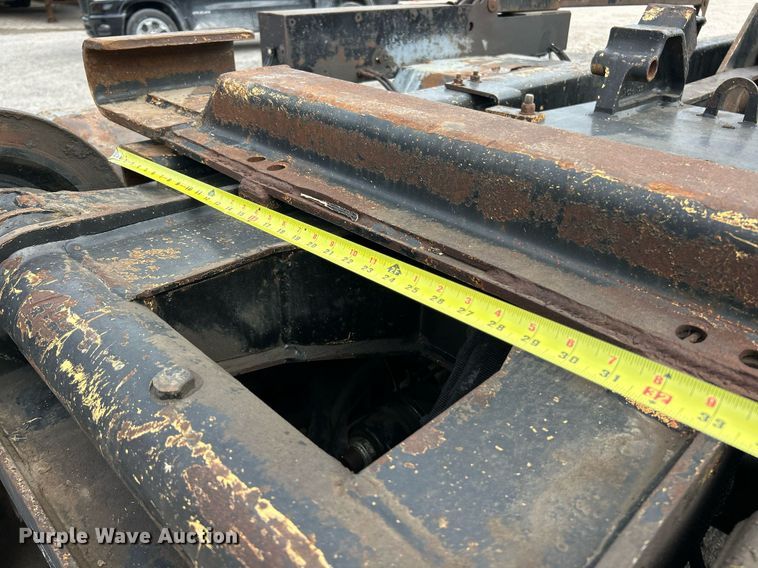 image for item EK2824 2001 Mack RD688S hook lift truck