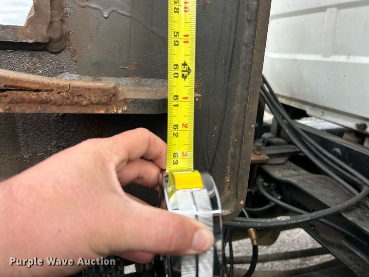 image for item EK2824 2001 Mack RD688S hook lift truck