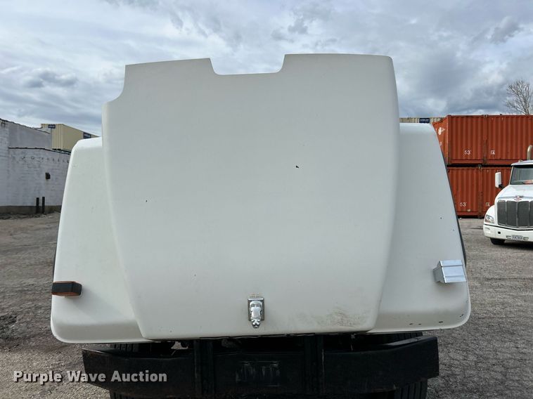 image for item EK2824 2001 Mack RD688S hook lift truck