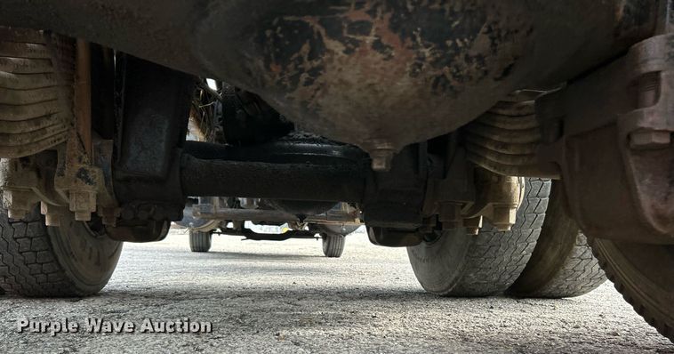 image for item EK2824 2001 Mack RD688S hook lift truck