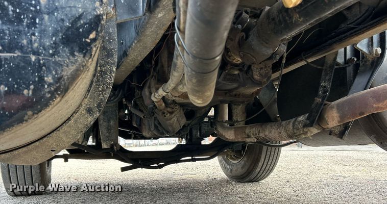 image for item EK2824 2001 Mack RD688S hook lift truck