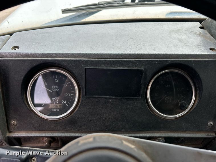 image for item EK2824 2001 Mack RD688S hook lift truck