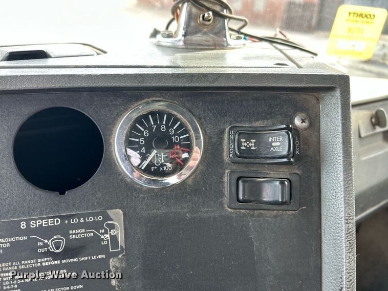 image for item EK2824 2001 Mack RD688S hook lift truck