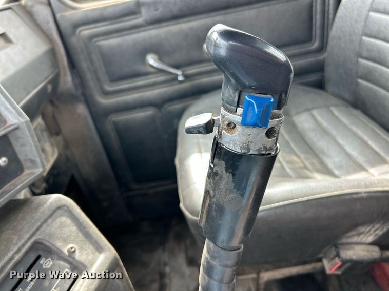 image for item EK2824 2001 Mack RD688S hook lift truck