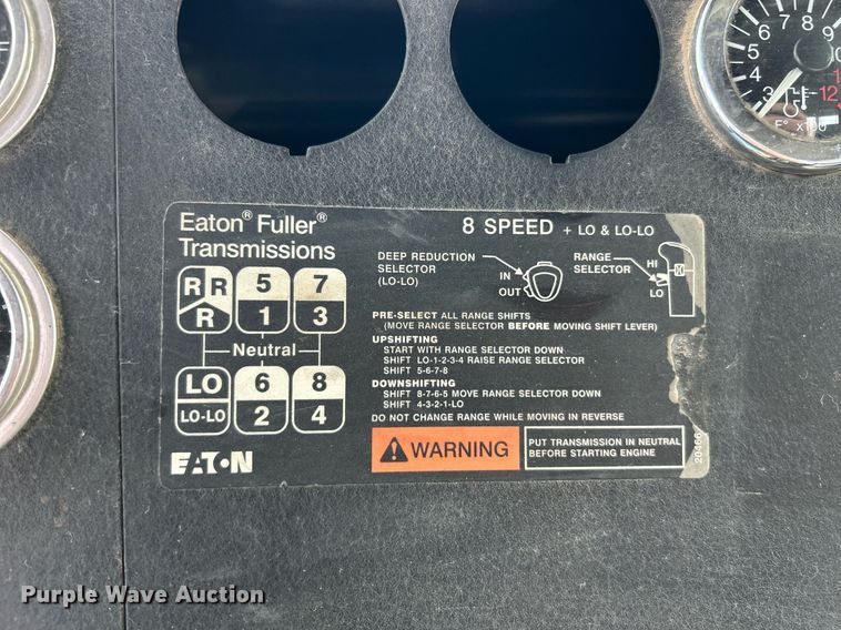 image for item EK2824 2001 Mack RD688S hook lift truck