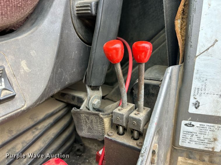 image for item EK2824 2001 Mack RD688S hook lift truck