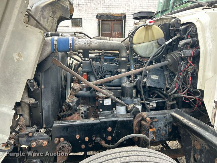 image for item EK2824 2001 Mack RD688S hook lift truck