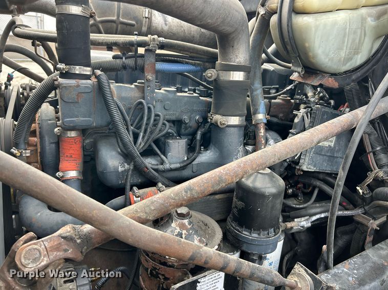 image for item EK2824 2001 Mack RD688S hook lift truck