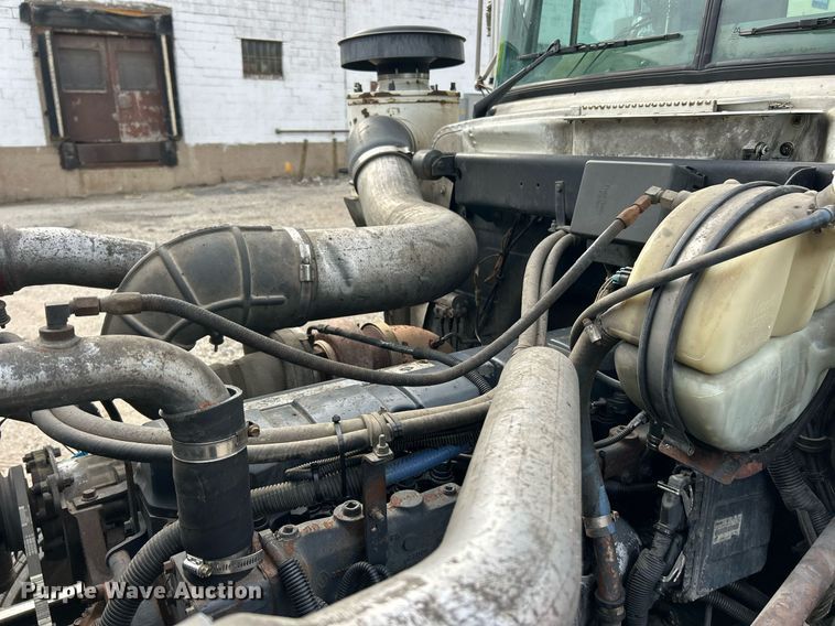 image for item EK2824 2001 Mack RD688S hook lift truck