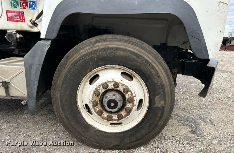 image for item EK2824 2001 Mack RD688S hook lift truck