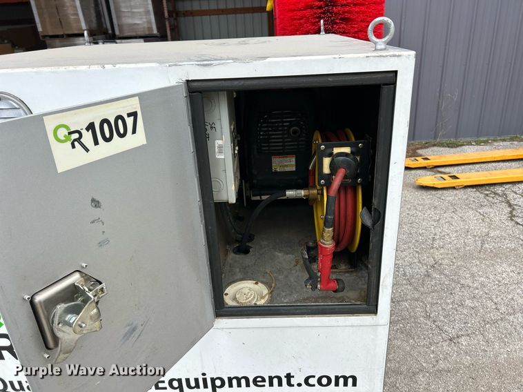 image for item EK2825 Invirosight Portable Crawler System Enclosure