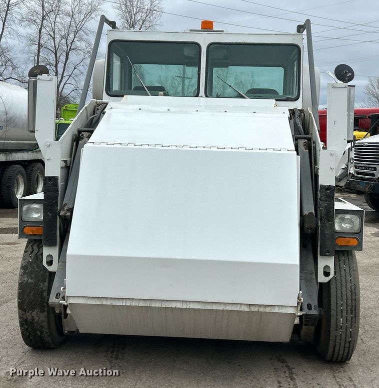 image for item EK2826 2001 Elgin Pelican Series P street sweeper