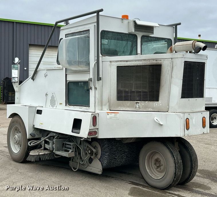 image for item EK2826 2001 Elgin Pelican Series P street sweeper