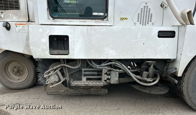 image for item EK2826 2001 Elgin Pelican Series P street sweeper