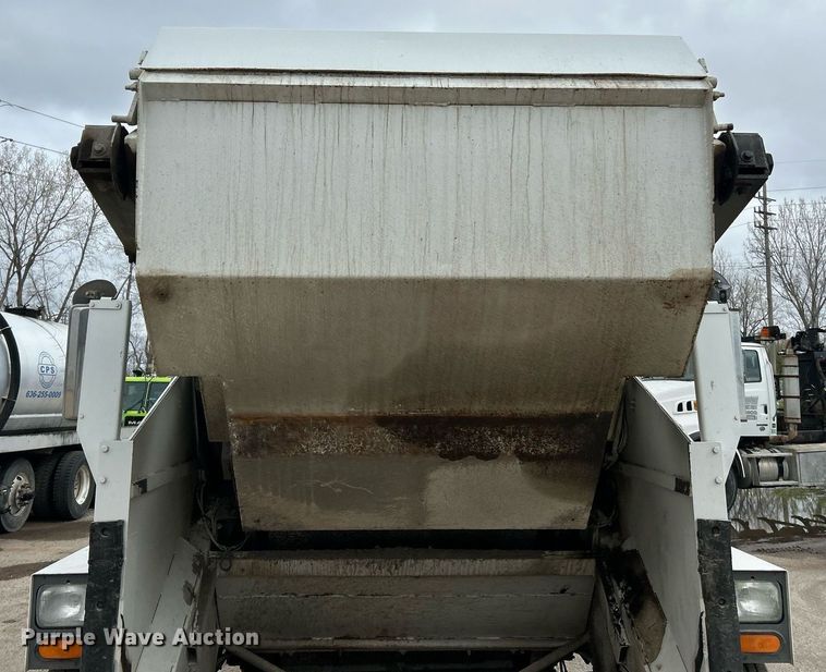 image for item EK2826 2001 Elgin Pelican Series P street sweeper