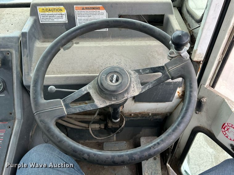 image for item EK2826 2001 Elgin Pelican Series P street sweeper