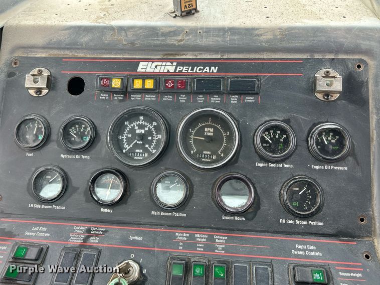 image for item EK2826 2001 Elgin Pelican Series P street sweeper