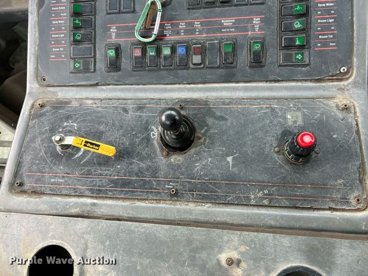 image for item EK2826 2001 Elgin Pelican Series P street sweeper