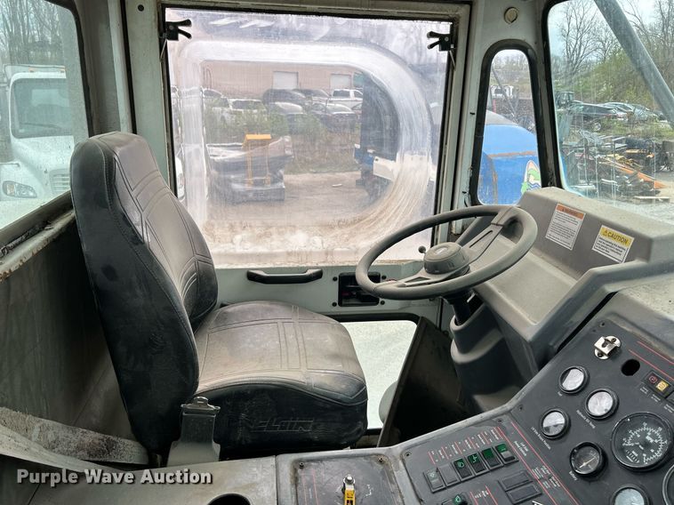 image for item EK2826 2001 Elgin Pelican Series P street sweeper