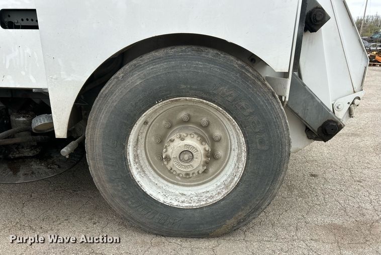 image for item EK2826 2001 Elgin Pelican Series P street sweeper