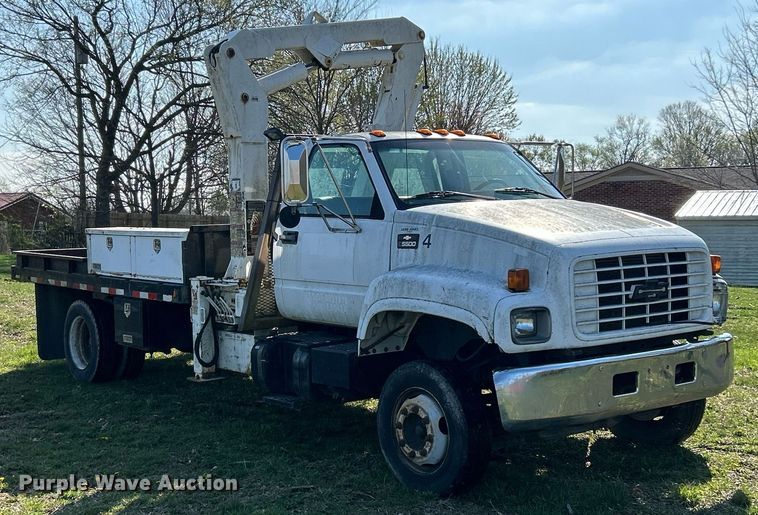 image for item EK2828 1999 Chevrolet C5500 flatbed truck