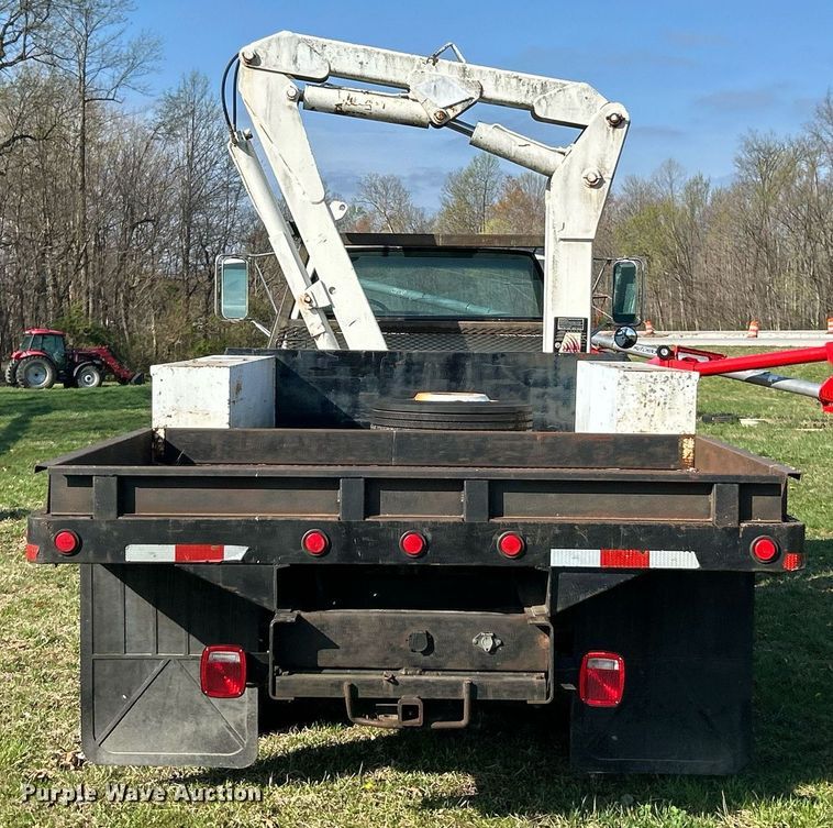 image for item EK2828 1999 Chevrolet C5500 flatbed truck