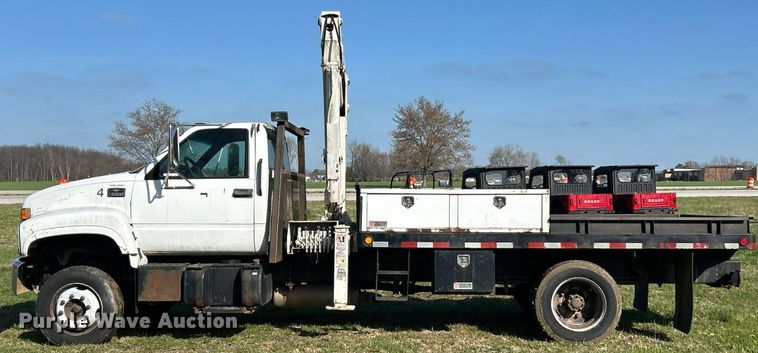 image for item EK2828 1999 Chevrolet C5500 flatbed truck