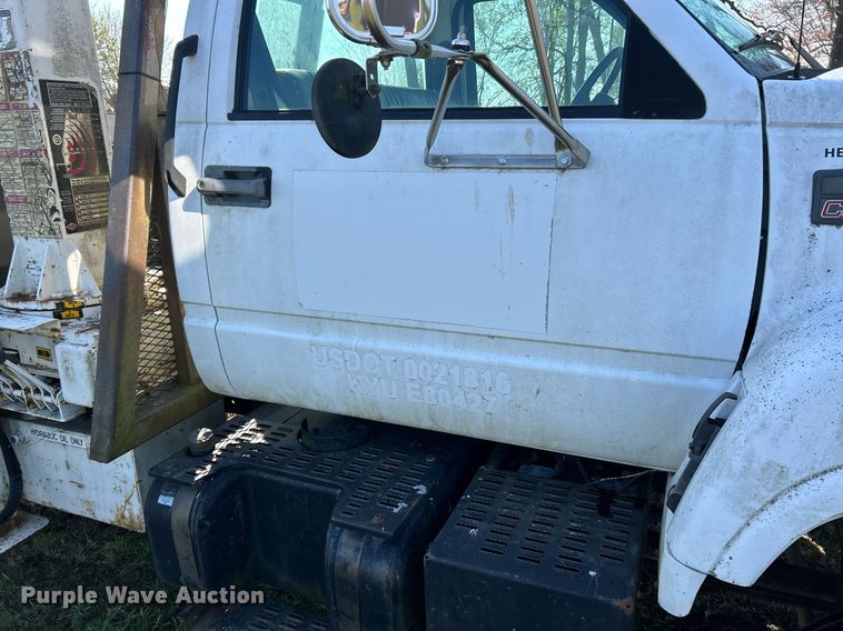 image for item EK2828 1999 Chevrolet C5500 flatbed truck