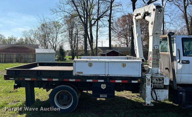 image for item EK2828 1999 Chevrolet C5500 flatbed truck