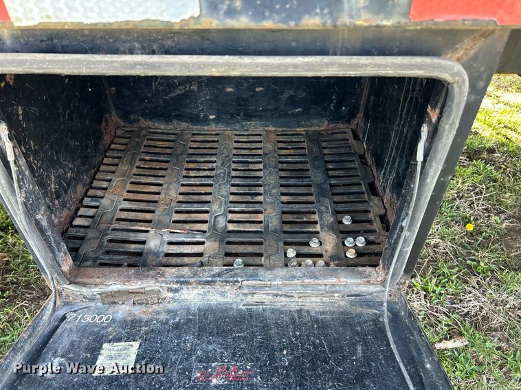 image for item EK2828 1999 Chevrolet C5500 flatbed truck