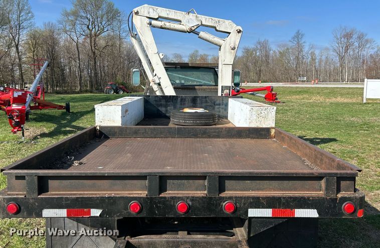 image for item EK2828 1999 Chevrolet C5500 flatbed truck