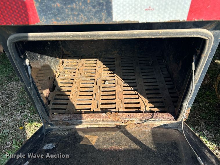 image for item EK2828 1999 Chevrolet C5500 flatbed truck