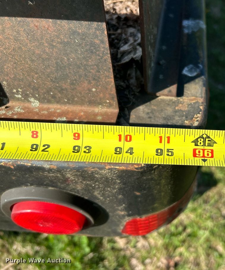 image for item EK2828 1999 Chevrolet C5500 flatbed truck