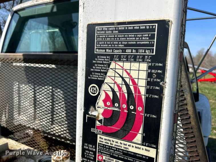 image for item EK2828 1999 Chevrolet C5500 flatbed truck