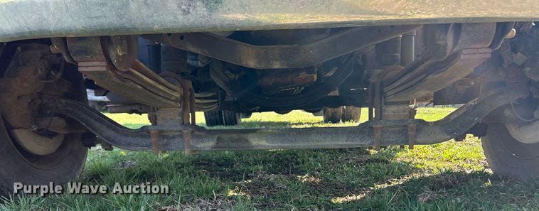 image for item EK2828 1999 Chevrolet C5500 flatbed truck