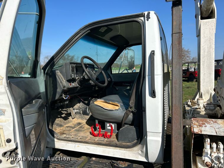 image for item EK2828 1999 Chevrolet C5500 flatbed truck