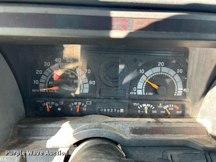 image for item EK2828 1999 Chevrolet C5500 flatbed truck