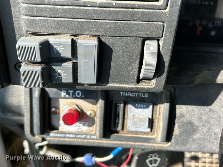 image for item EK2828 1999 Chevrolet C5500 flatbed truck