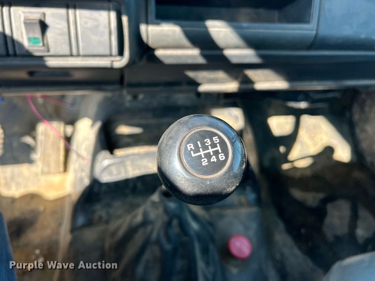 image for item EK2828 1999 Chevrolet C5500 flatbed truck