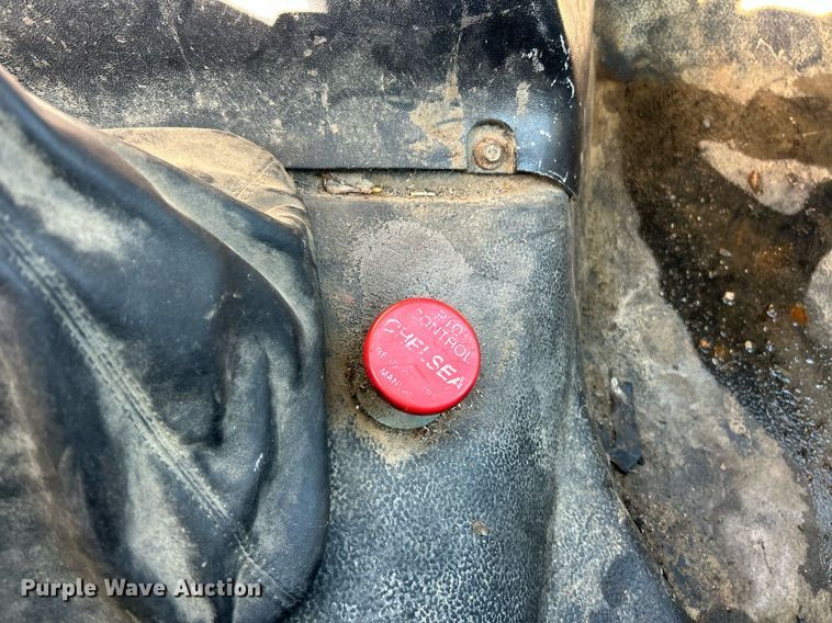 image for item EK2828 1999 Chevrolet C5500 flatbed truck