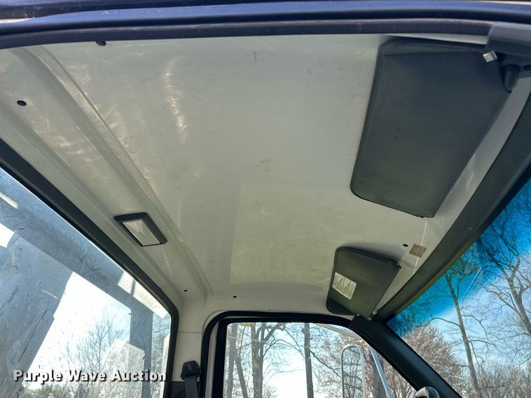 image for item EK2828 1999 Chevrolet C5500 flatbed truck