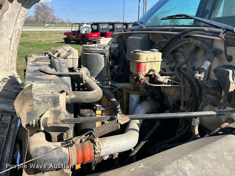 image for item EK2828 1999 Chevrolet C5500 flatbed truck