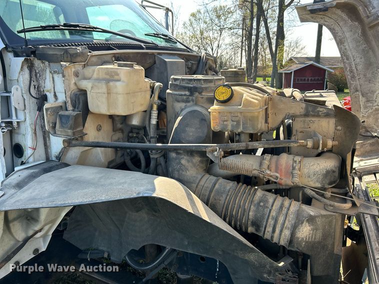 image for item EK2828 1999 Chevrolet C5500 flatbed truck