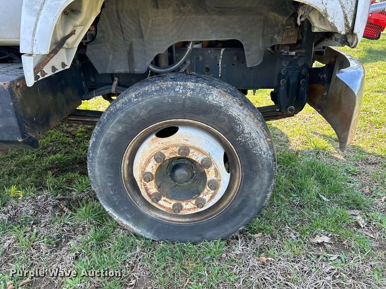 image for item EK2828 1999 Chevrolet C5500 flatbed truck