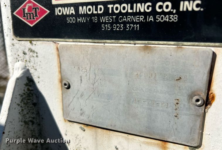 image for item EK2828 1999 Chevrolet C5500 flatbed truck